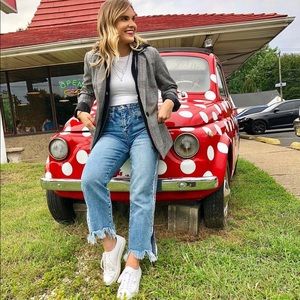 Highwaisted Jeans with Zipper Detail